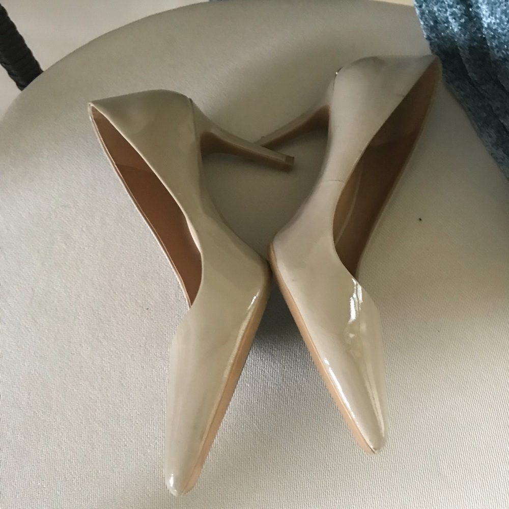 Nude pumps.